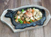 Sizzling Mixed Seafoods & Vegetables with Rice