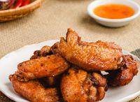 Fried Chicken Wings with Sweet Chili Sauce