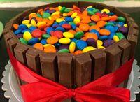 Kit Kat Cake