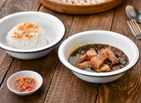 Bagnet Pares With Garlic Rice